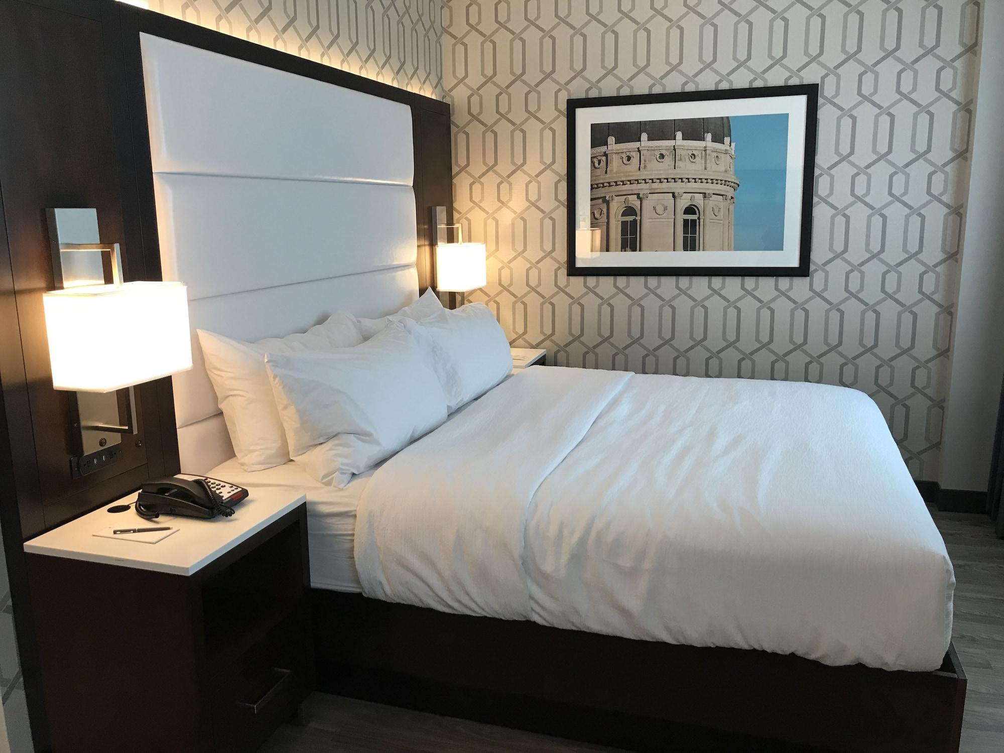 Embassy By Hilton Indianapolis Airport 4*