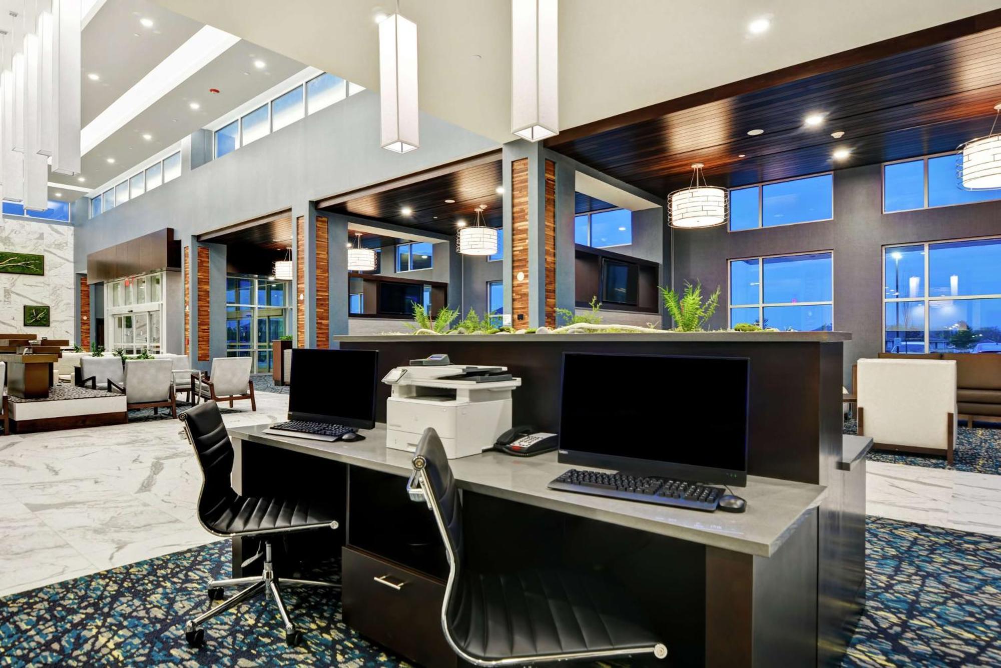 Embassy By Hilton Indianapolis Airport Plainfield