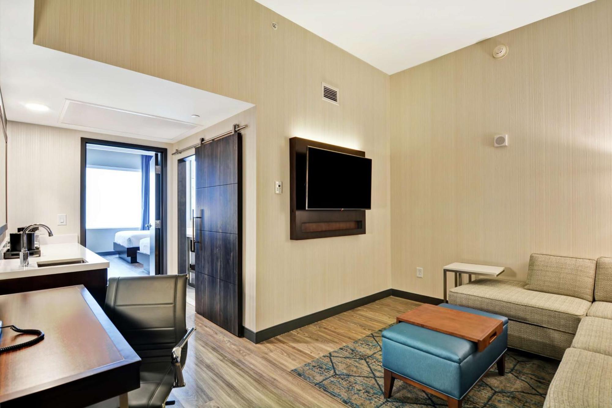 Embassy By Hilton Indianapolis Airport Hotel
