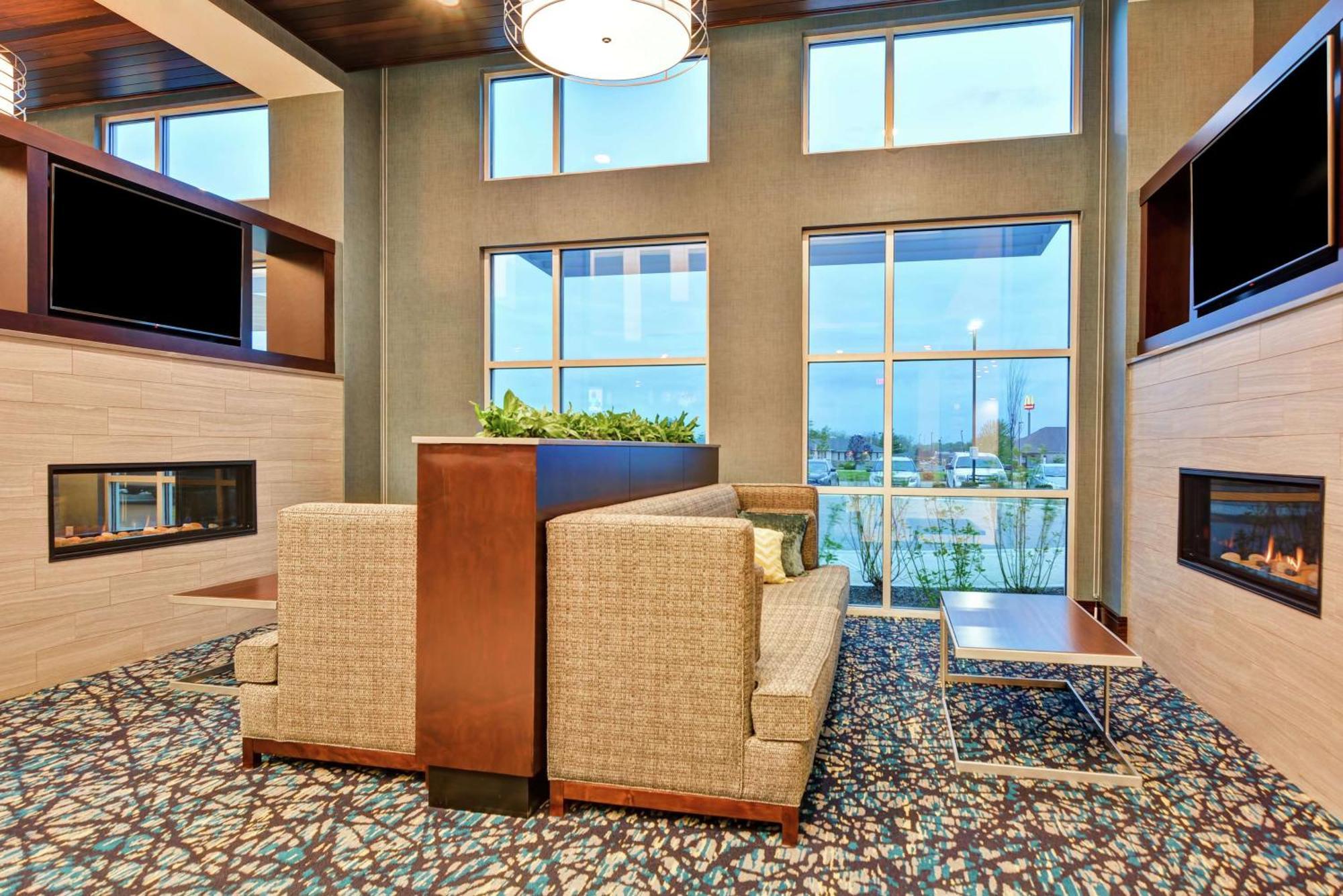Embassy By Hilton Indianapolis Airport